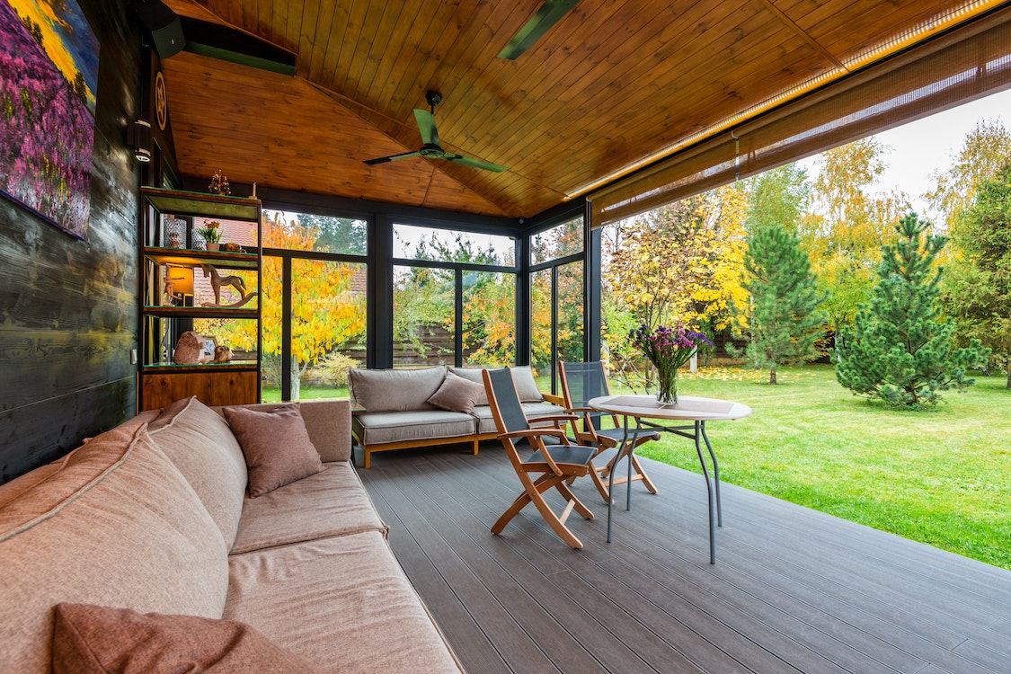 5 Steps to Creating a Luxurious Backyard Studio