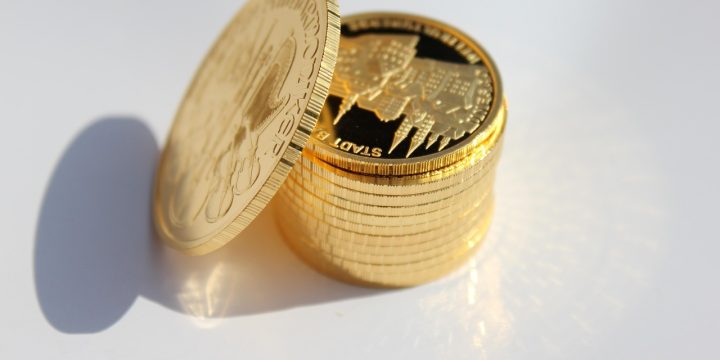How to Buy Gold in the Digital Age: Online vs. Physical